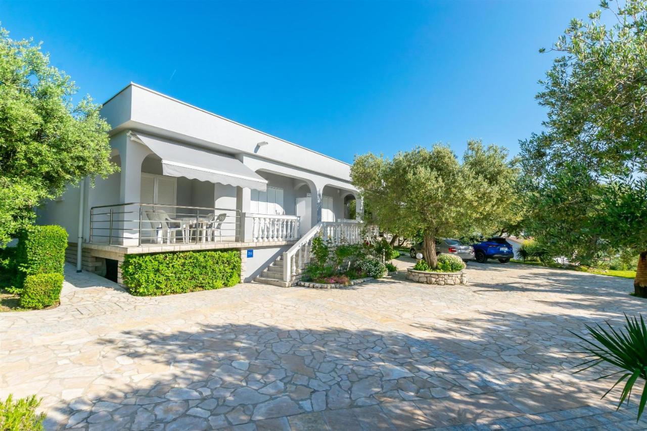 Apartments Anka Кампор Экстерьер фото