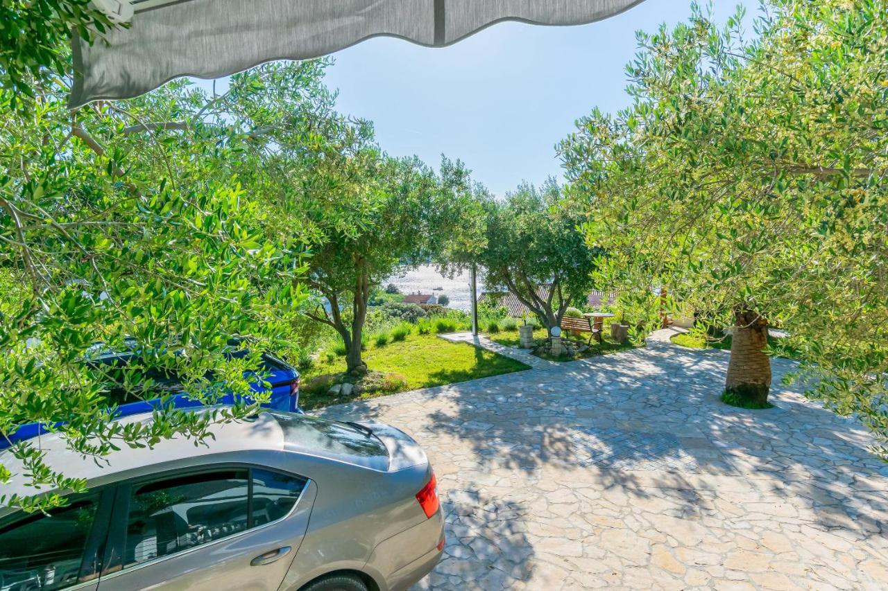 Apartments Anka Кампор Экстерьер фото