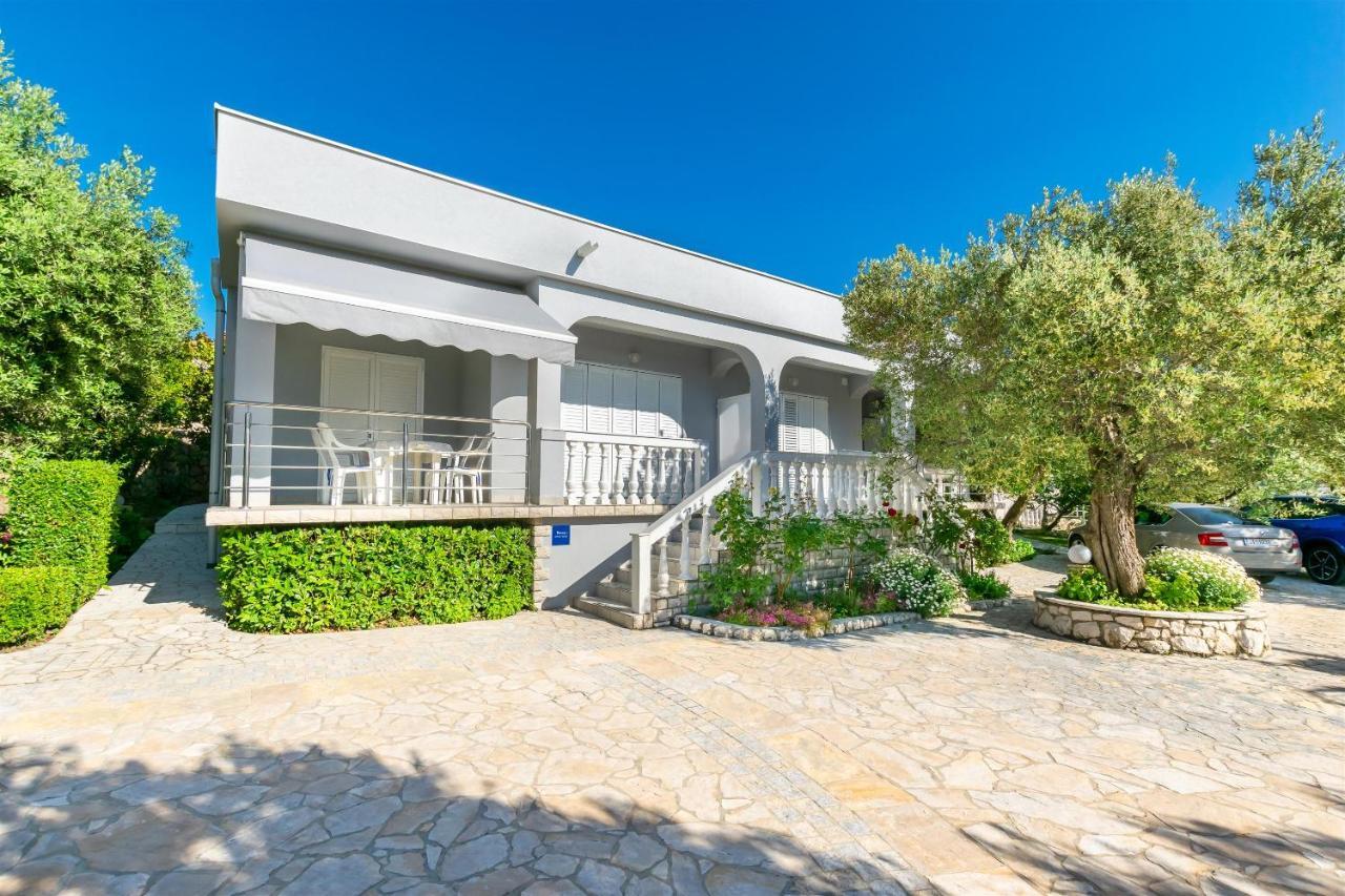 Apartments Anka Кампор Экстерьер фото