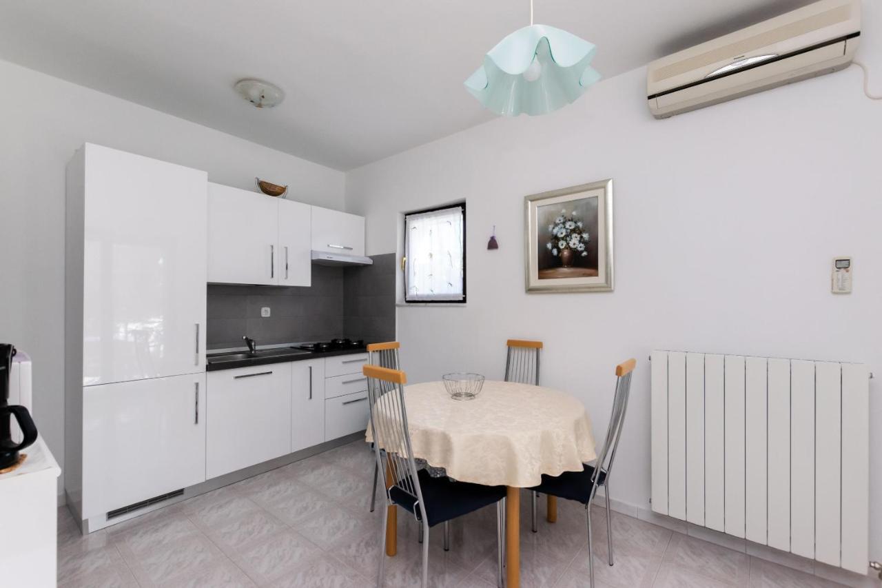 Apartments Anka Кампор Экстерьер фото
