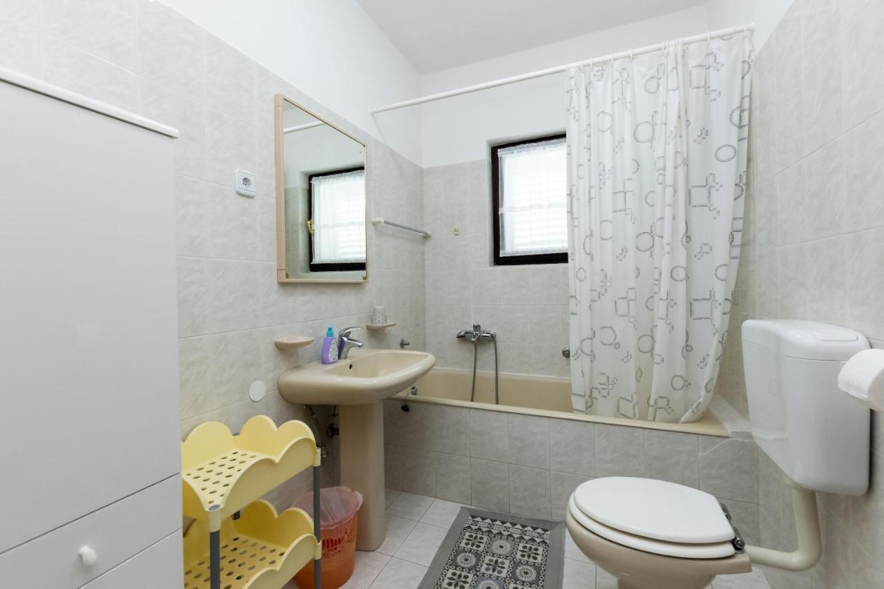 Apartments Anka Кампор Экстерьер фото