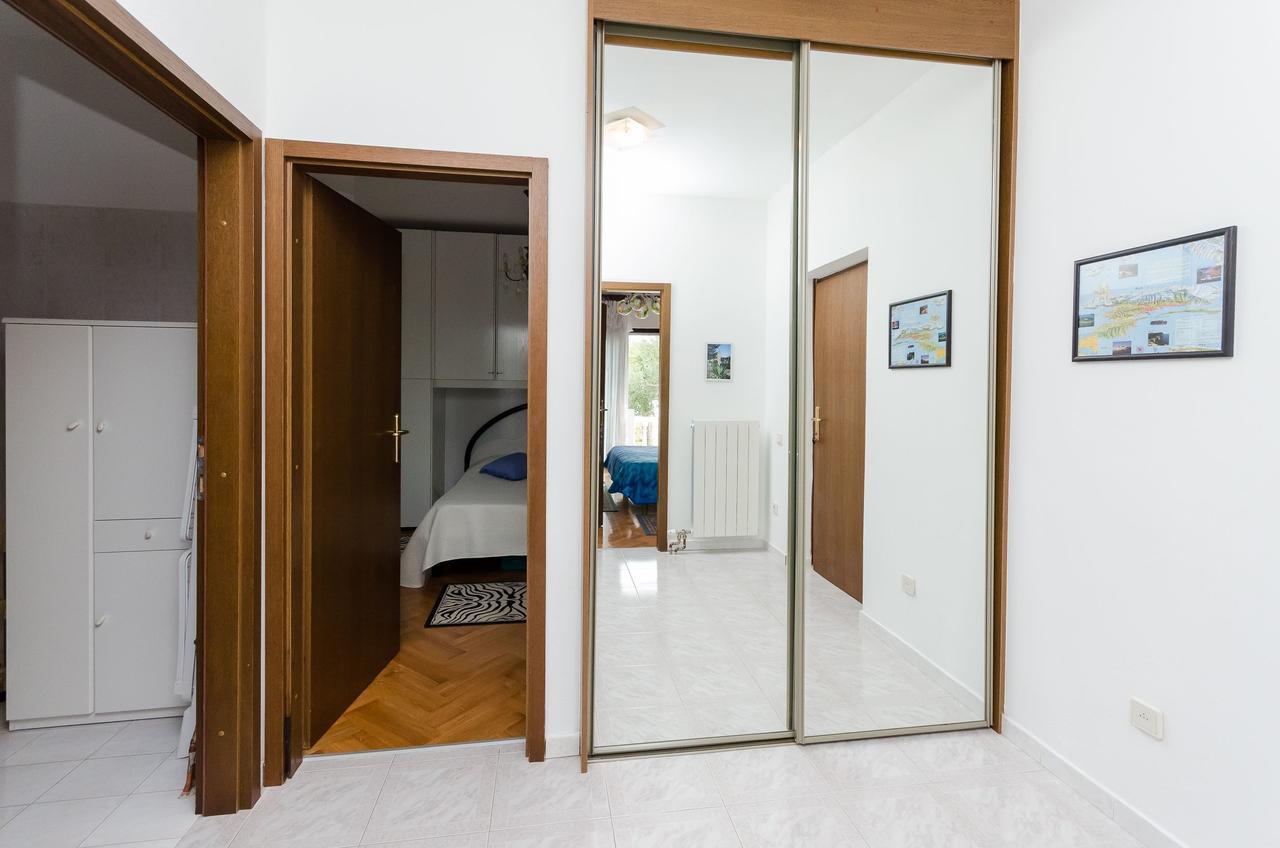 Apartments Anka Кампор Экстерьер фото